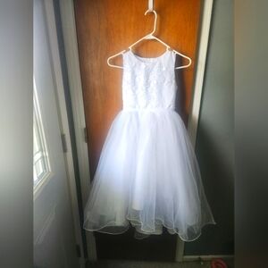 Chantilly Place Sleeveless Floral  Appliqued bodice wired mesh High-Low dress 10